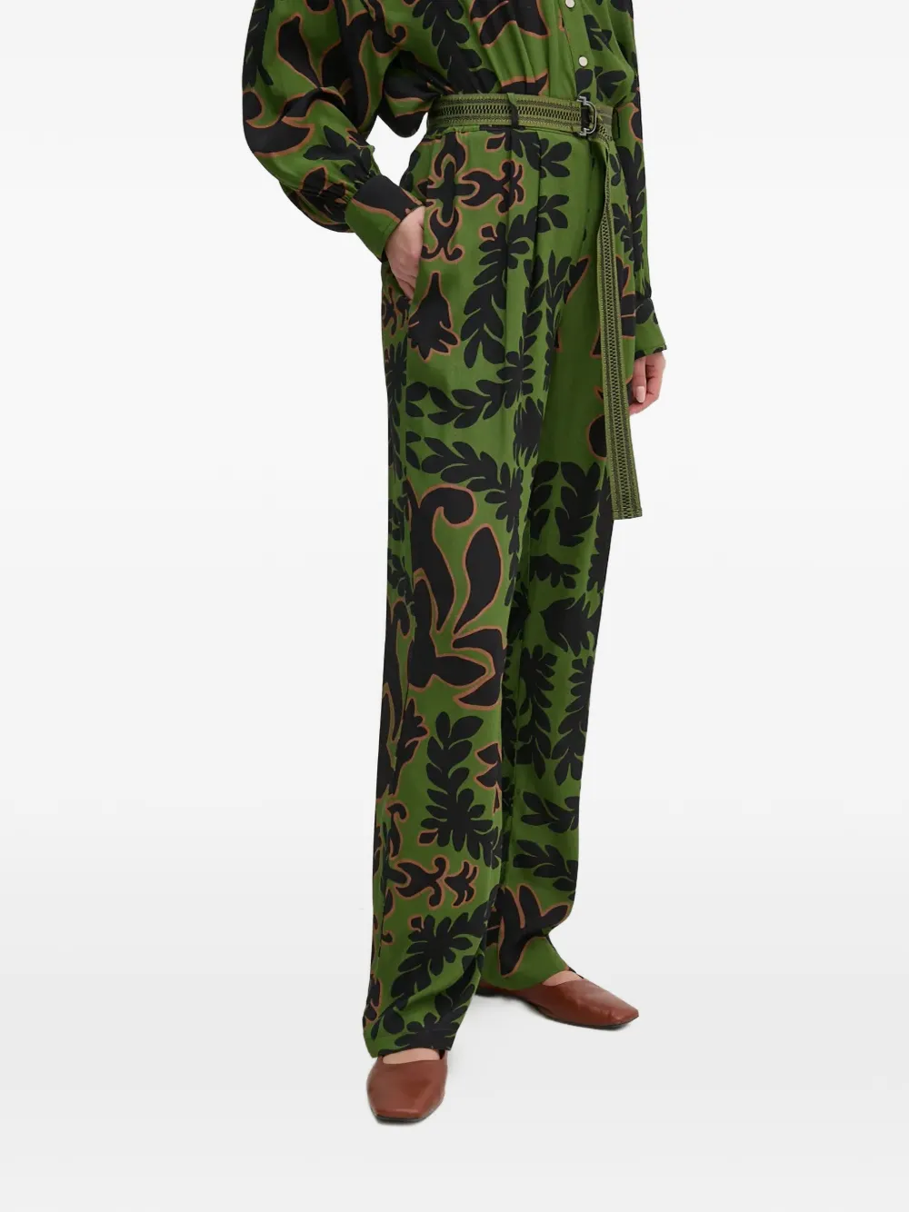 La Petite Française Ponctuel floral-print belted trousers - Verde