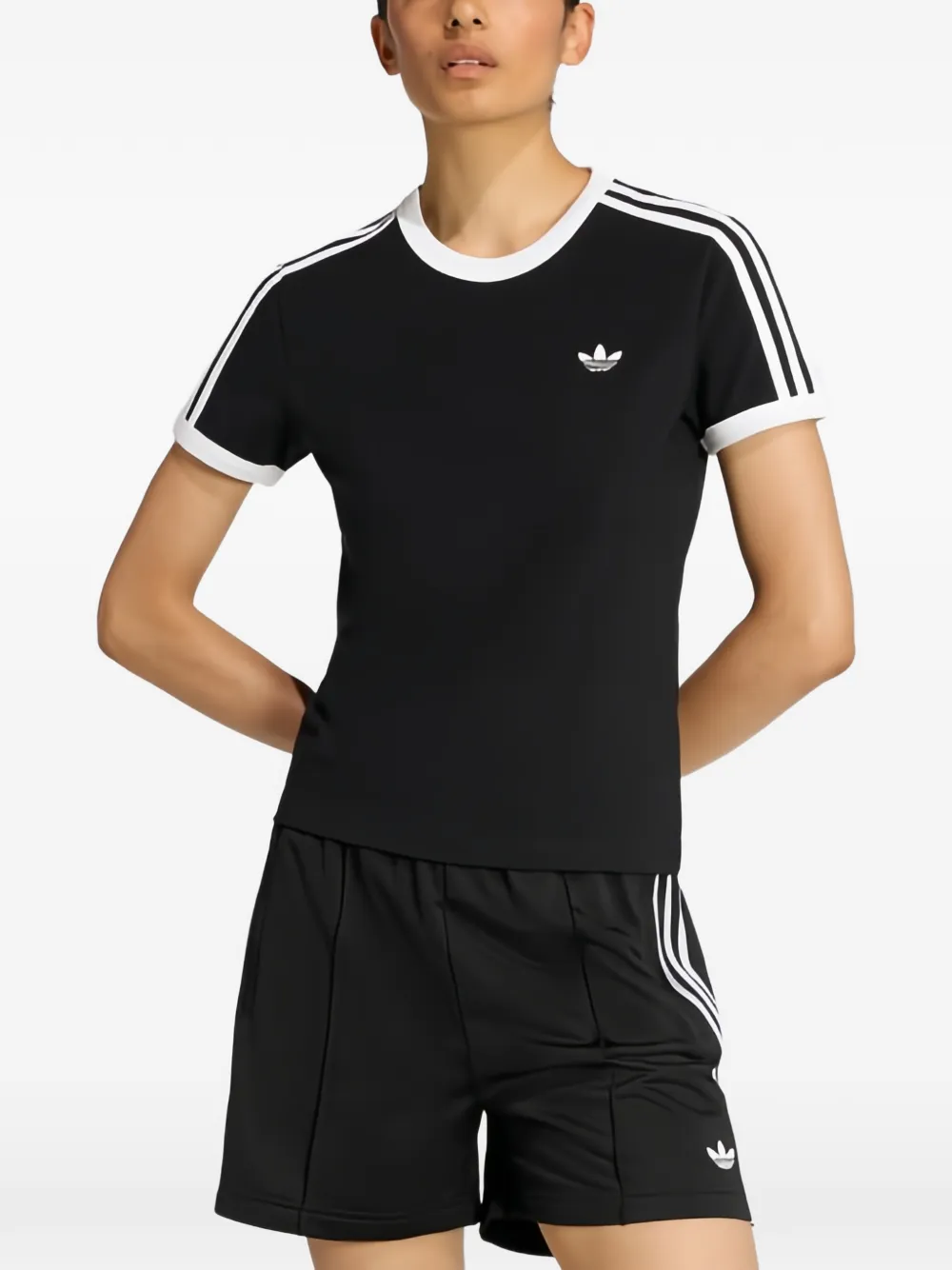 adidas T-shirt met ronde hals en drie strepen Zwart