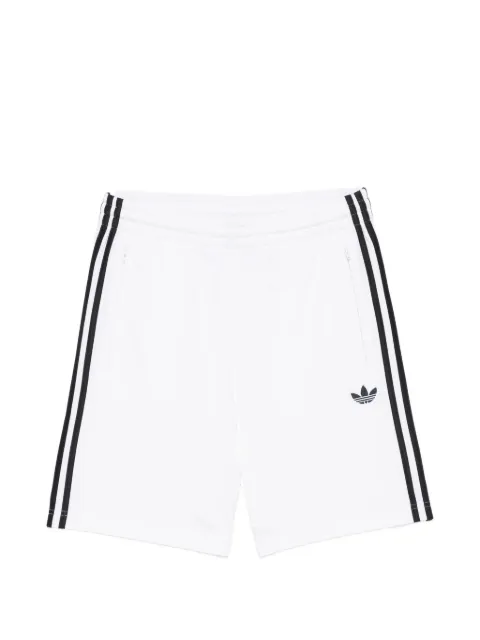 adidas shorts con rayas laterales estampadas