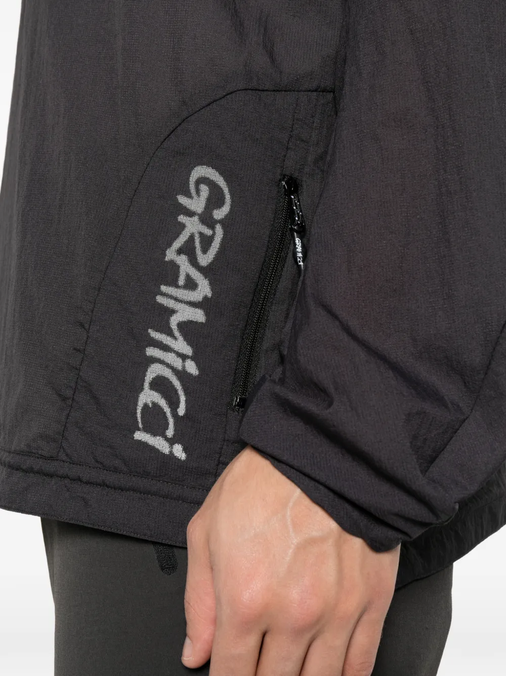 Gramicci Jack met logoprint en halve rits Grijs