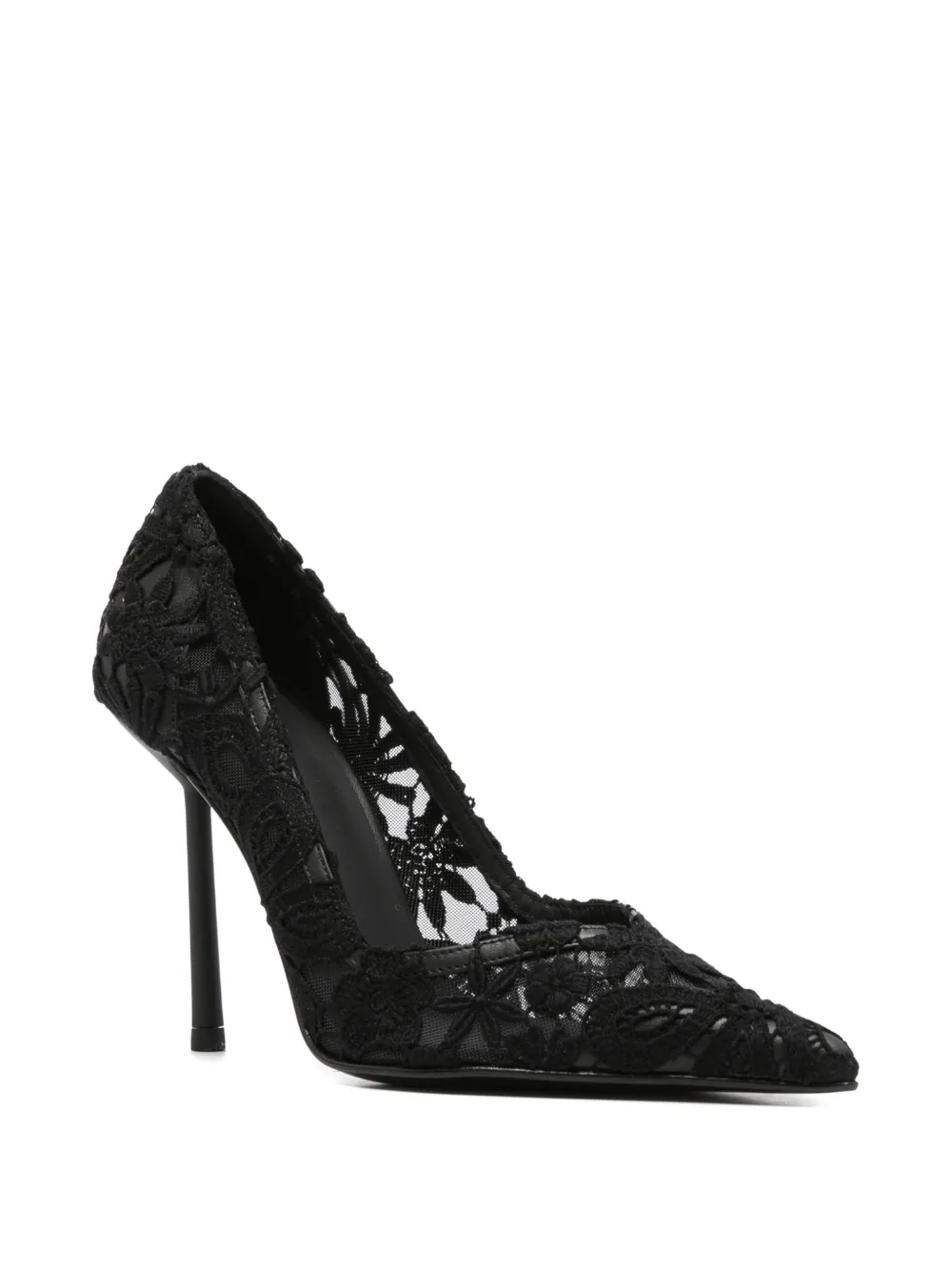 Le Silla Pumps met puntige neus en kant Zwart