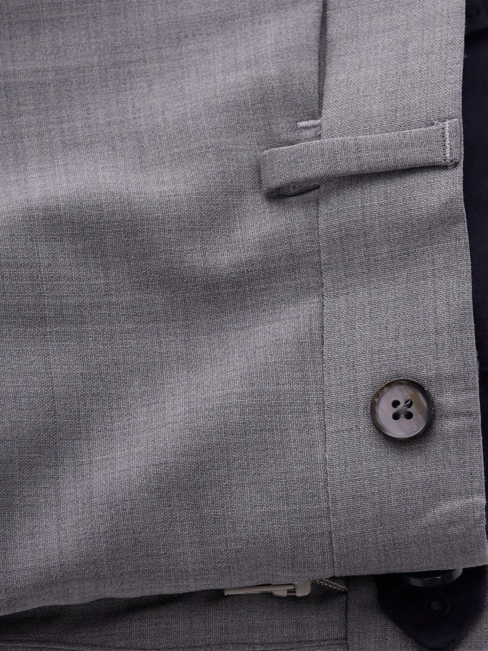 Button Fastening Wool Suit