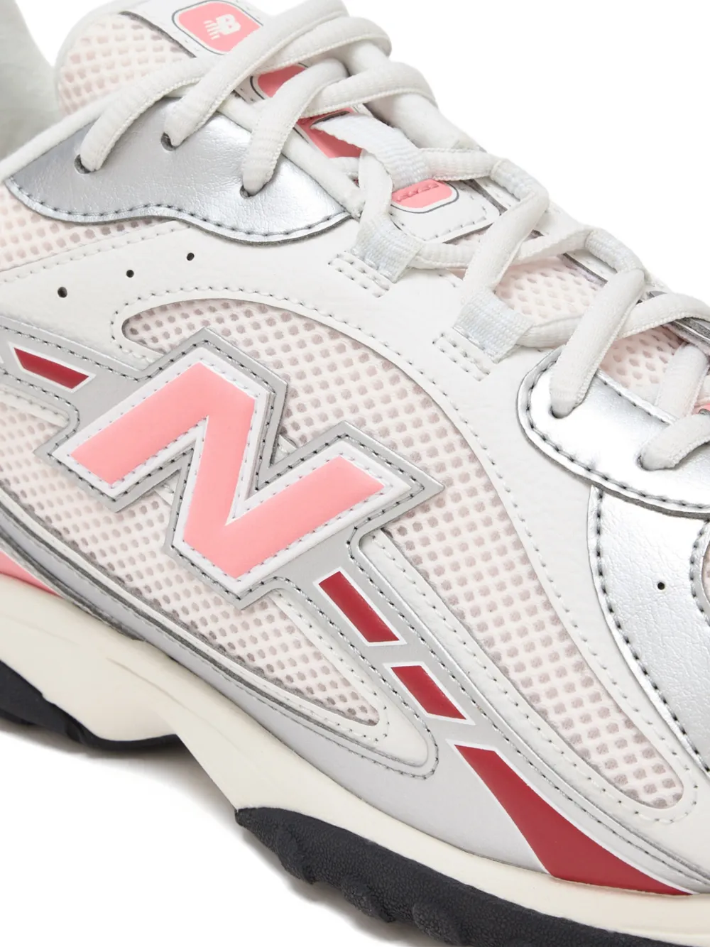 New Balance Gender Inclusive 204l Sneaker In White