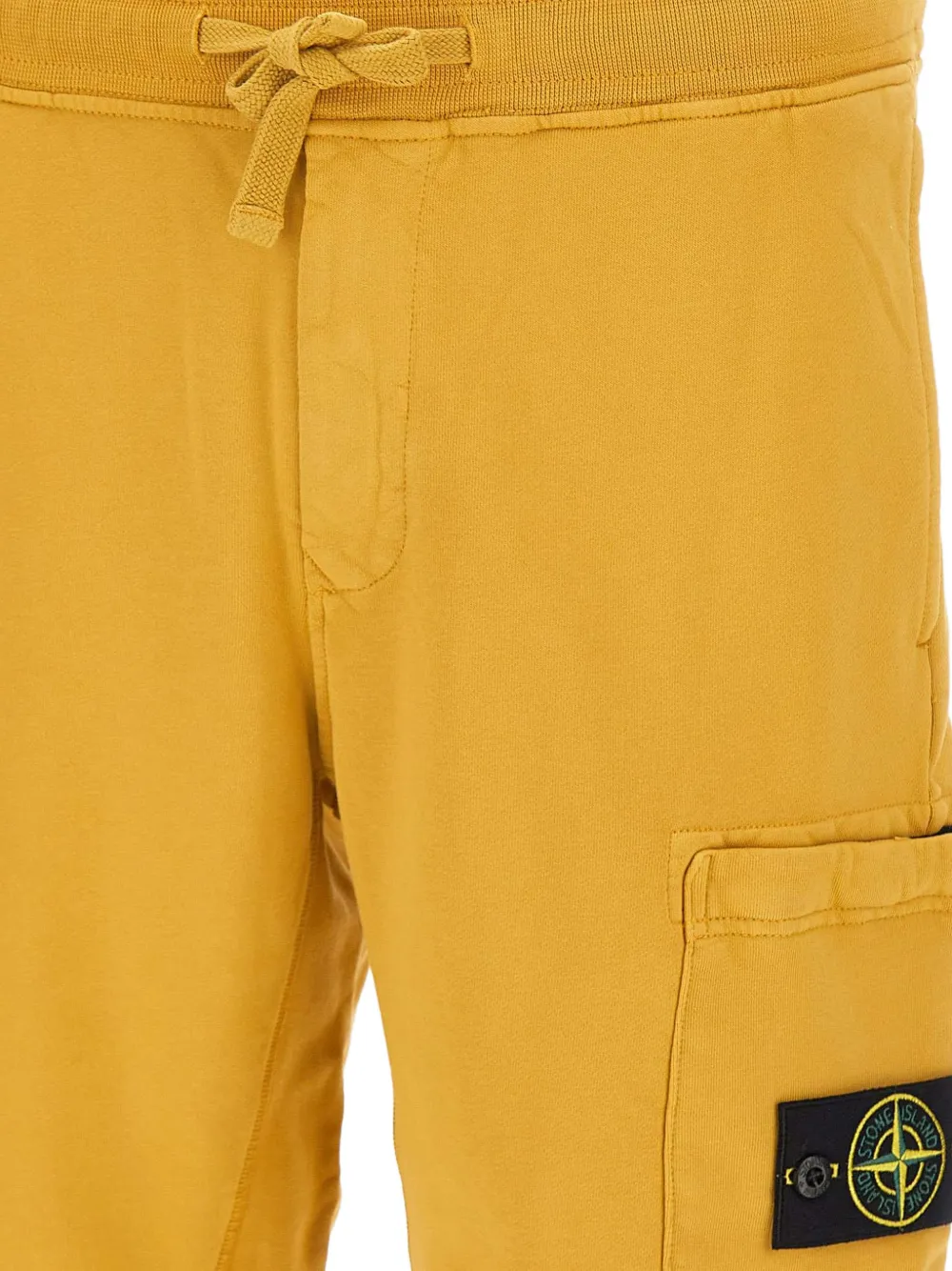badge-detail drawstring-fastening shorts