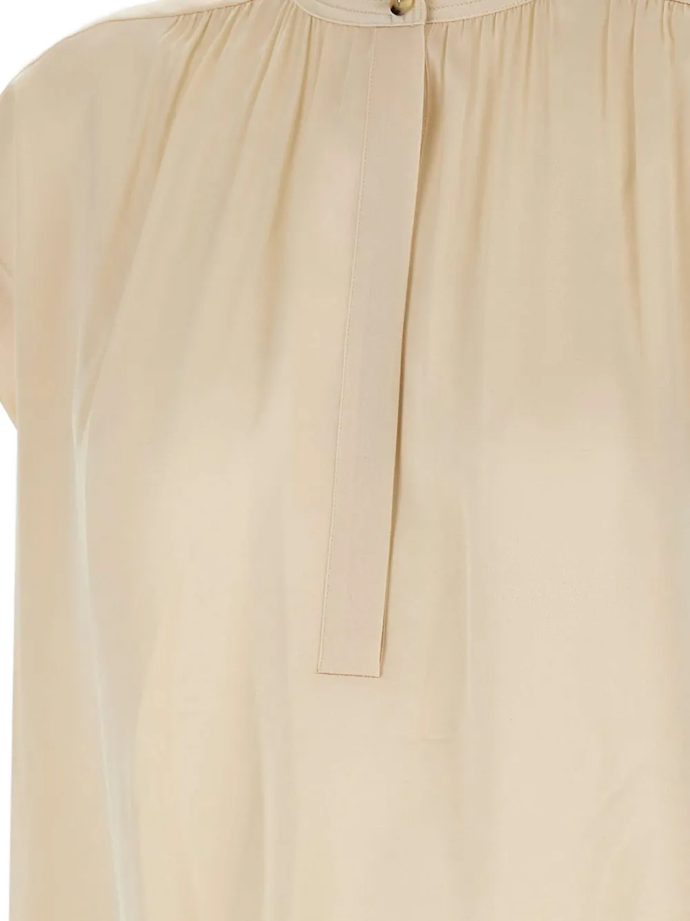 Vince Gesmockte zijden blouse met knopenbies Beige