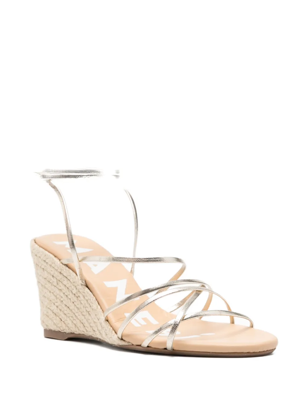 Manebi Metallic sandalen met bandjes en sleehak Goud