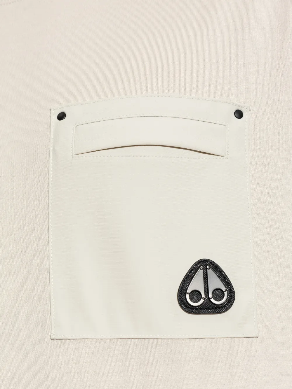 Moose Knuckles T-shirt met zak en logo Beige
