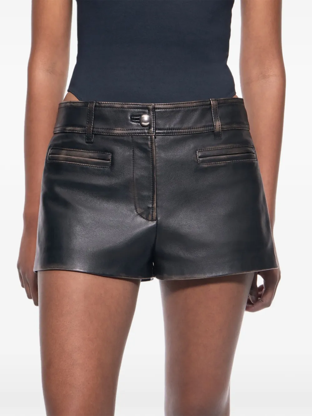 STAND STUDIO Odessa leren shorts met knopen Zwart