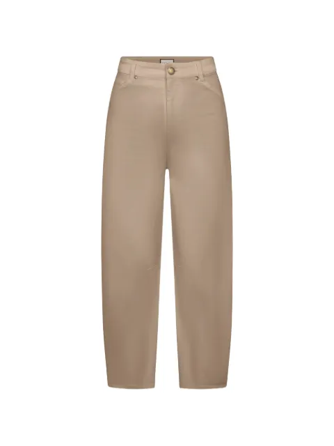 Seductive buttoned tapered trousers