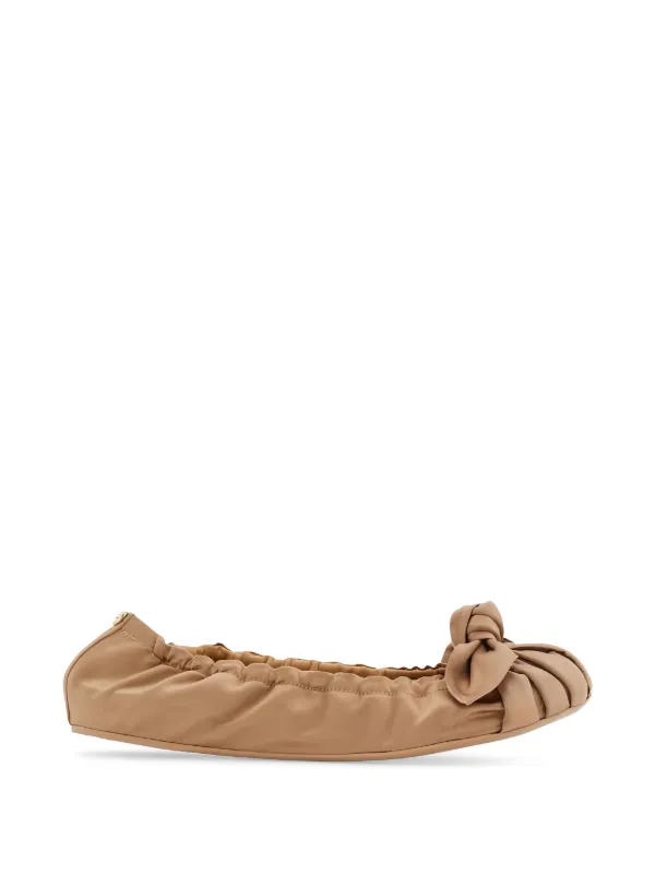 Ferragamo リボン フラットシューズ | ニュートラル | FARFETCH JP