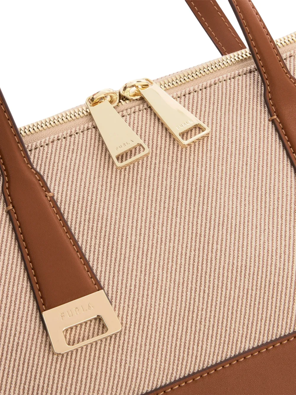 Furla Olivia M shopper met vlakken en handvat Bruin
