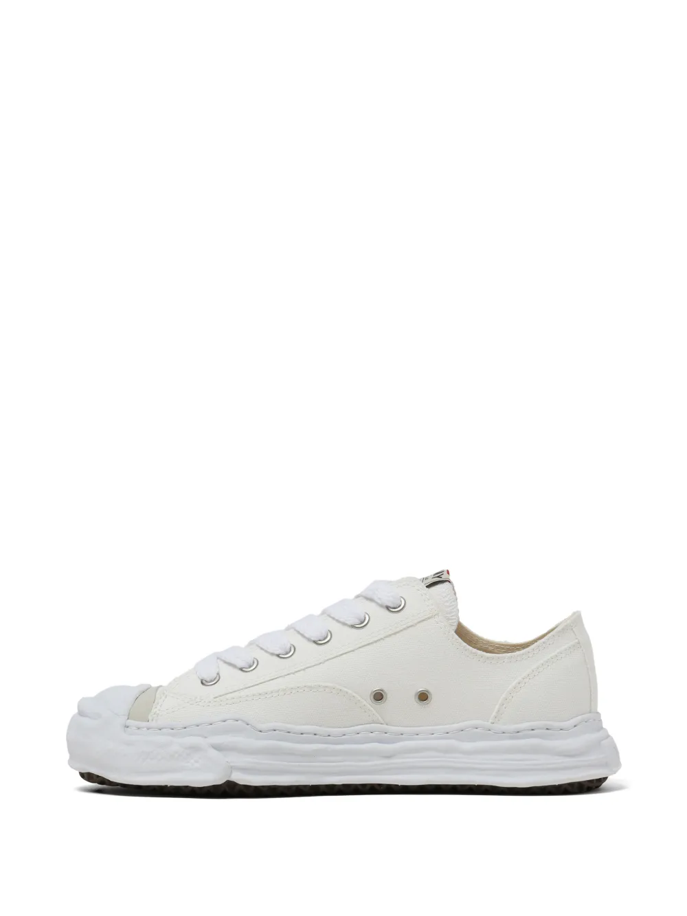 Maison MIHARA YASUHIRO Gerafelde sneakers met veters Wit