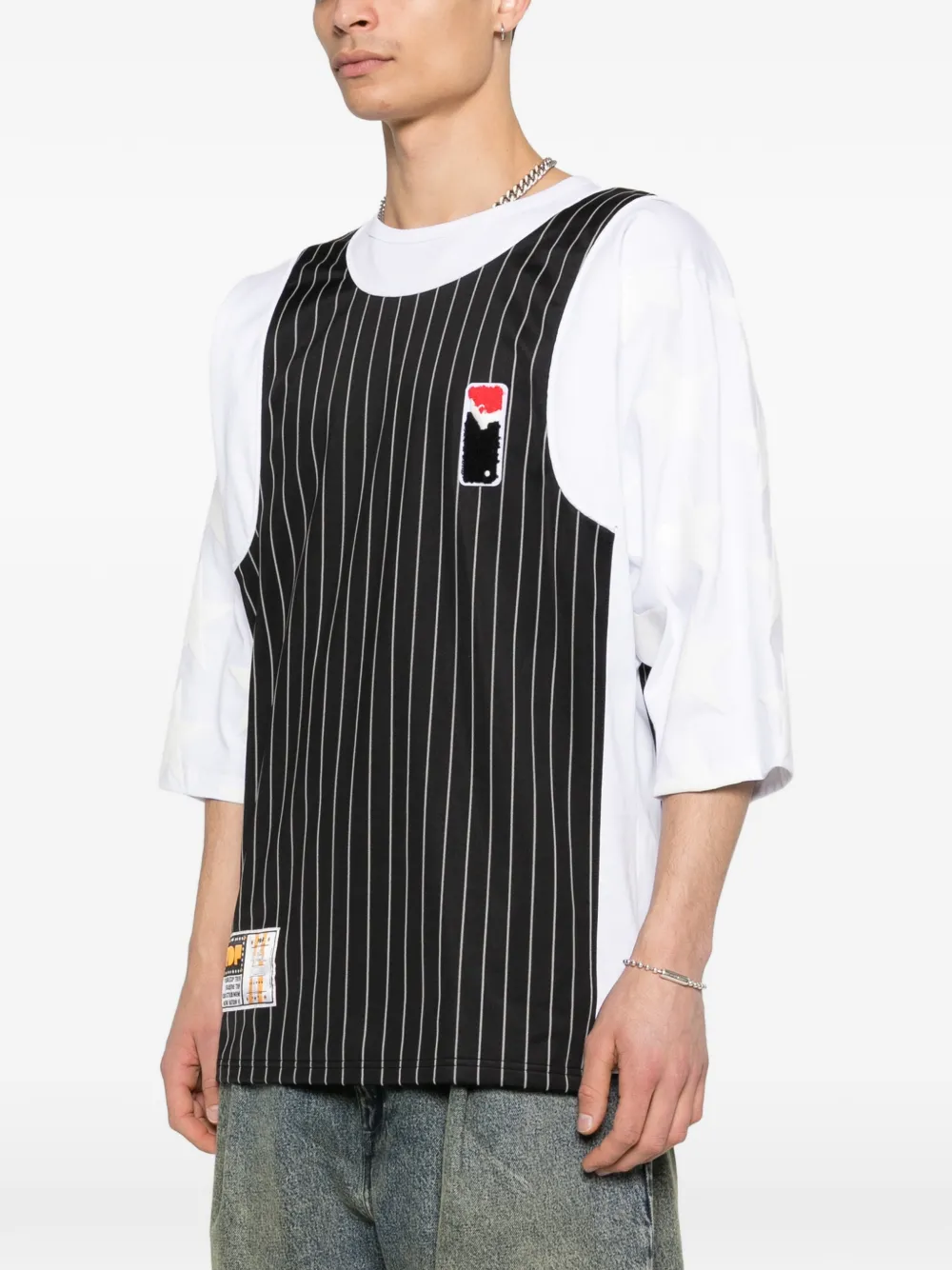 Pinstripe-Pattern Logo-Patch T-Shirt
