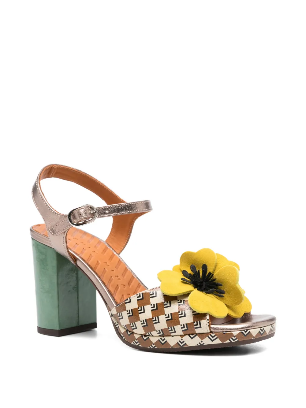 Chie Mihara Parlota leren pumps met bloemen Beige