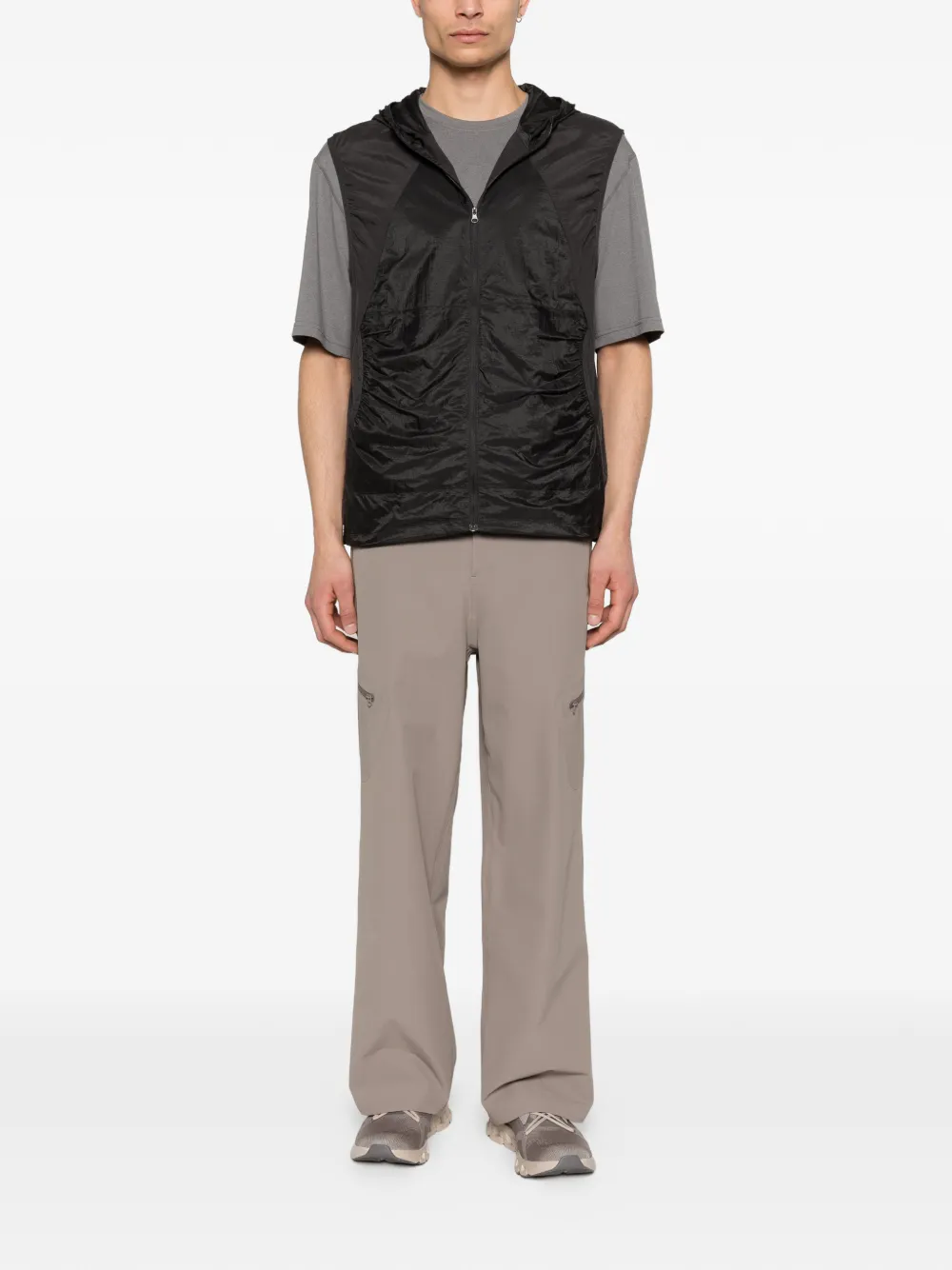 Orbit Lt Hooded Sleeveless Jacket