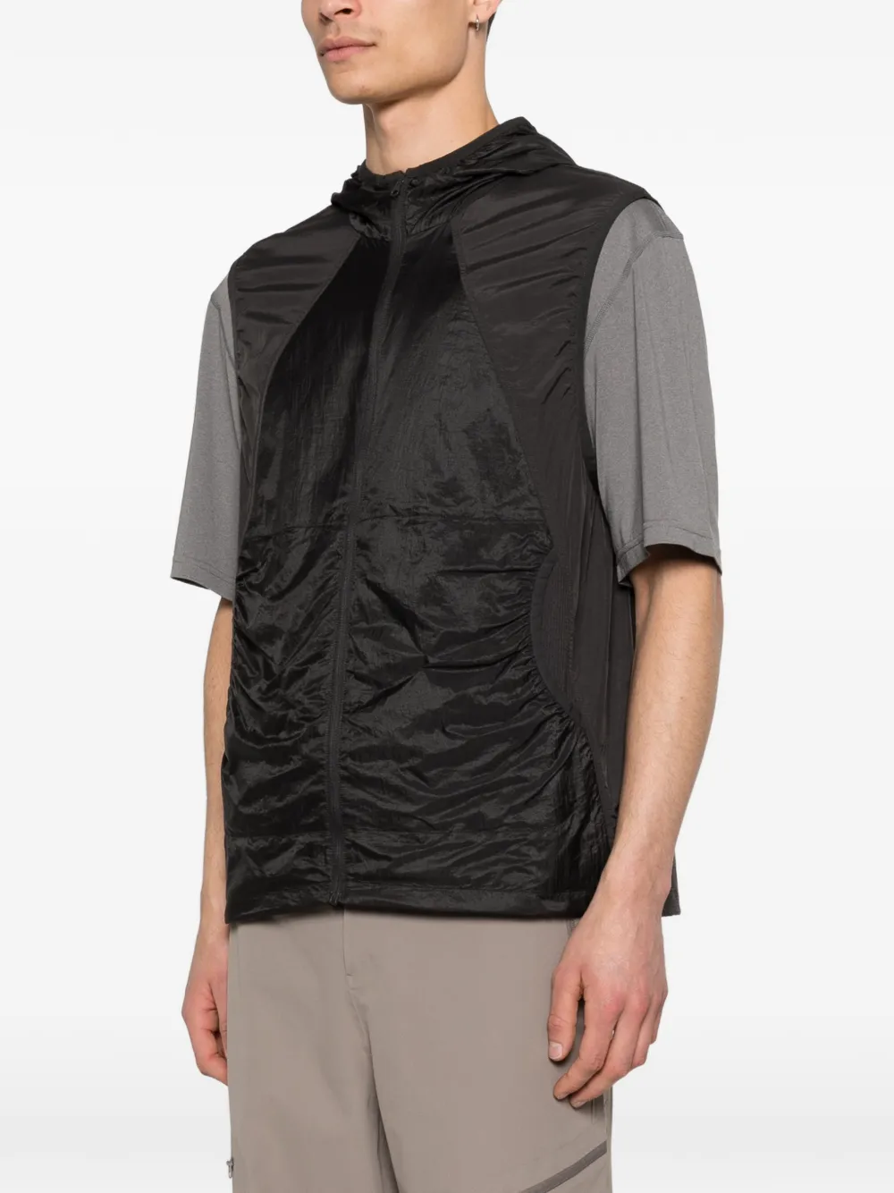 Orbit Lt Hooded Sleeveless Jacket