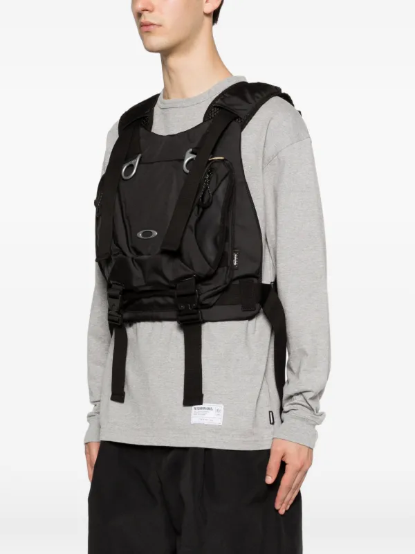 Oakley multi-pocket Buckled Vest | Black | FARFETCH
