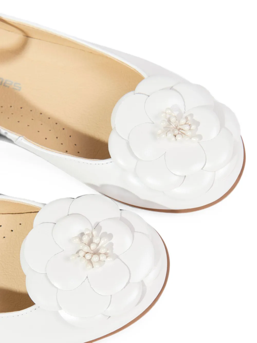 ANDANINES Ballerina's met gespbandje en bloemen-applicatie Wit