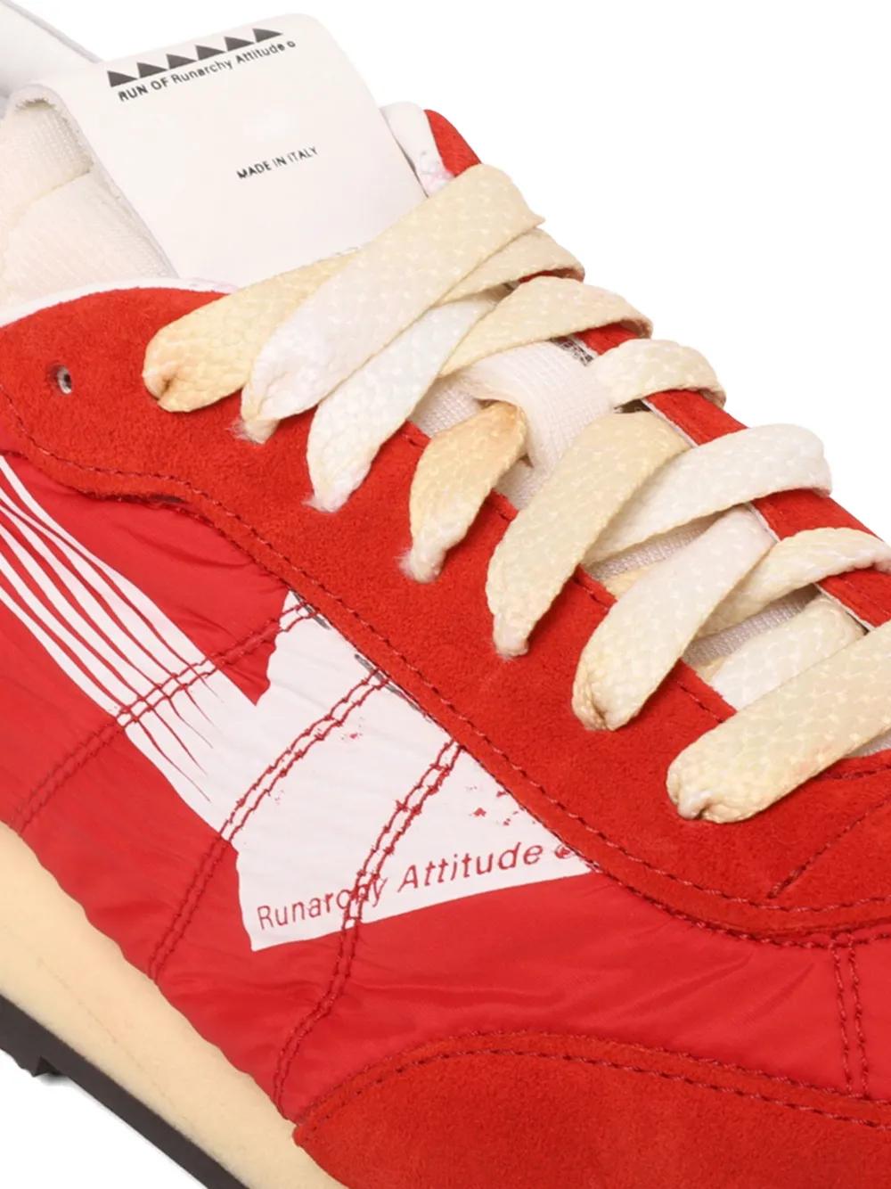 RUN OF suede logo-detail sneakers Rood