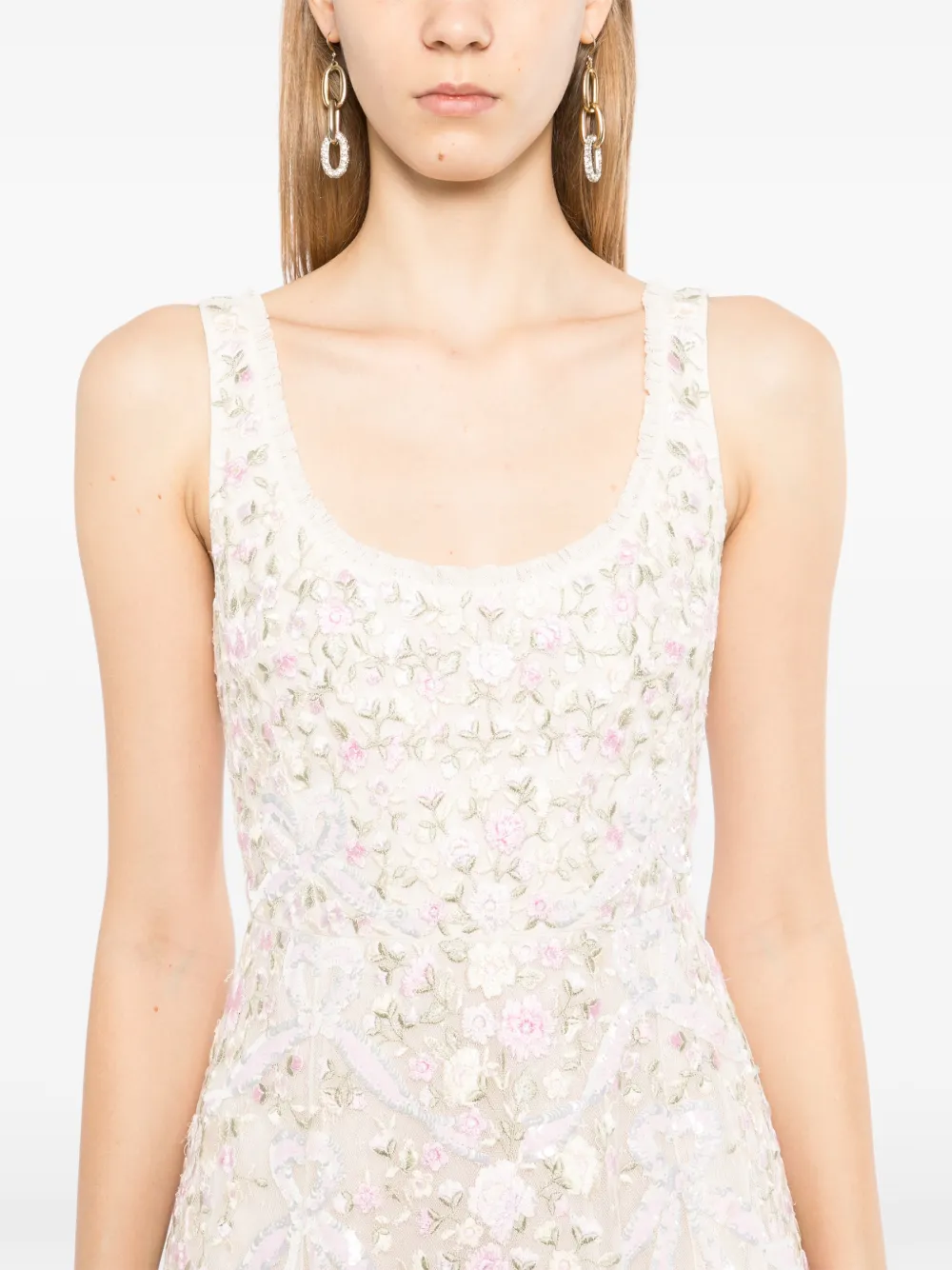 Needle & Thread Jurk met geborduurde bloemen Beige