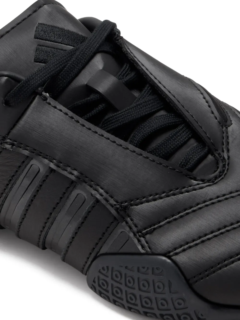 Taekwondo Mei Elite Striped Panelled Sneakers