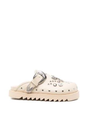 Toga Virilis スタッズ サンダル | ホワイト | FARFETCH JP