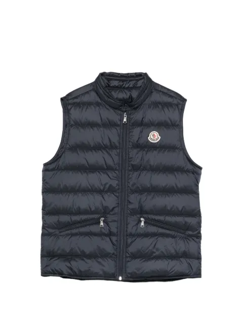 Moncler Enfant chaleco capitonado con parche del logo