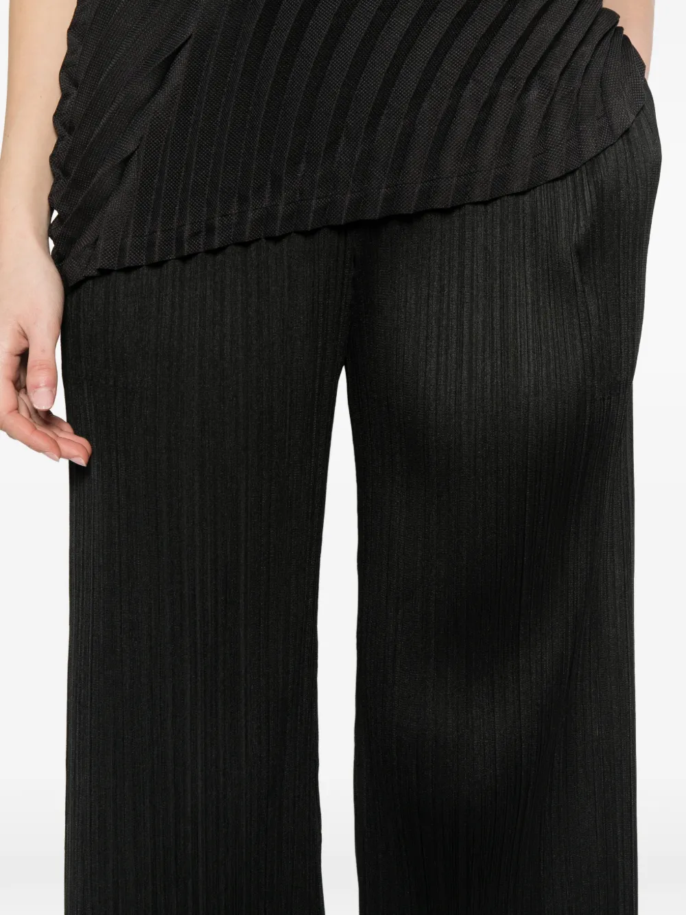 ISSEY MIYAKE プリーツプリーズ パンツ ブラック Pleats Please Issey Miyake プリーツ パンツ | ブラック | FARFETCH JP