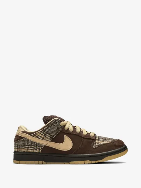 Nike baskets à lacets et à swoosh