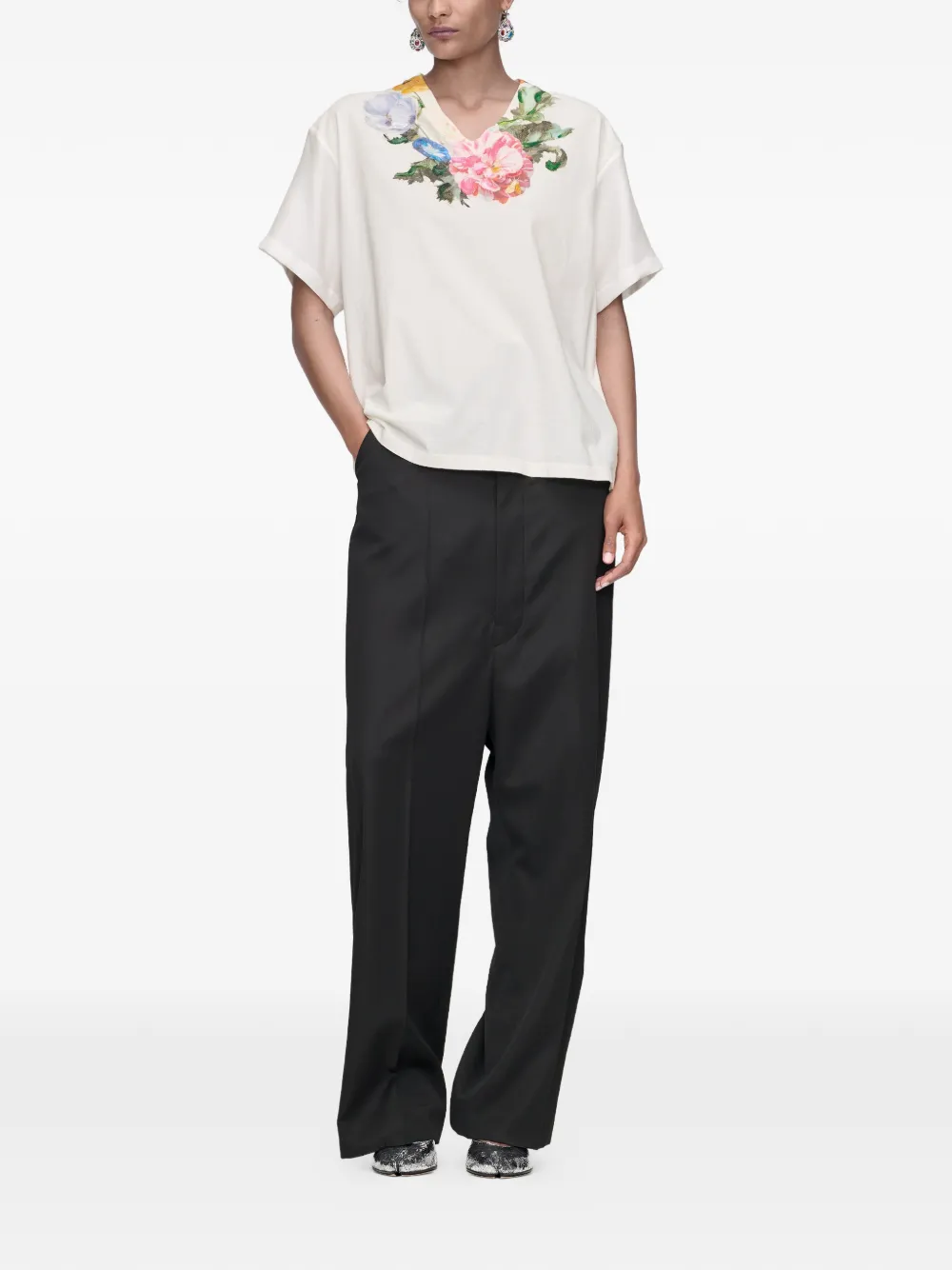 Maison Margiela T-shirt met bloemenprint en V-hals Wit