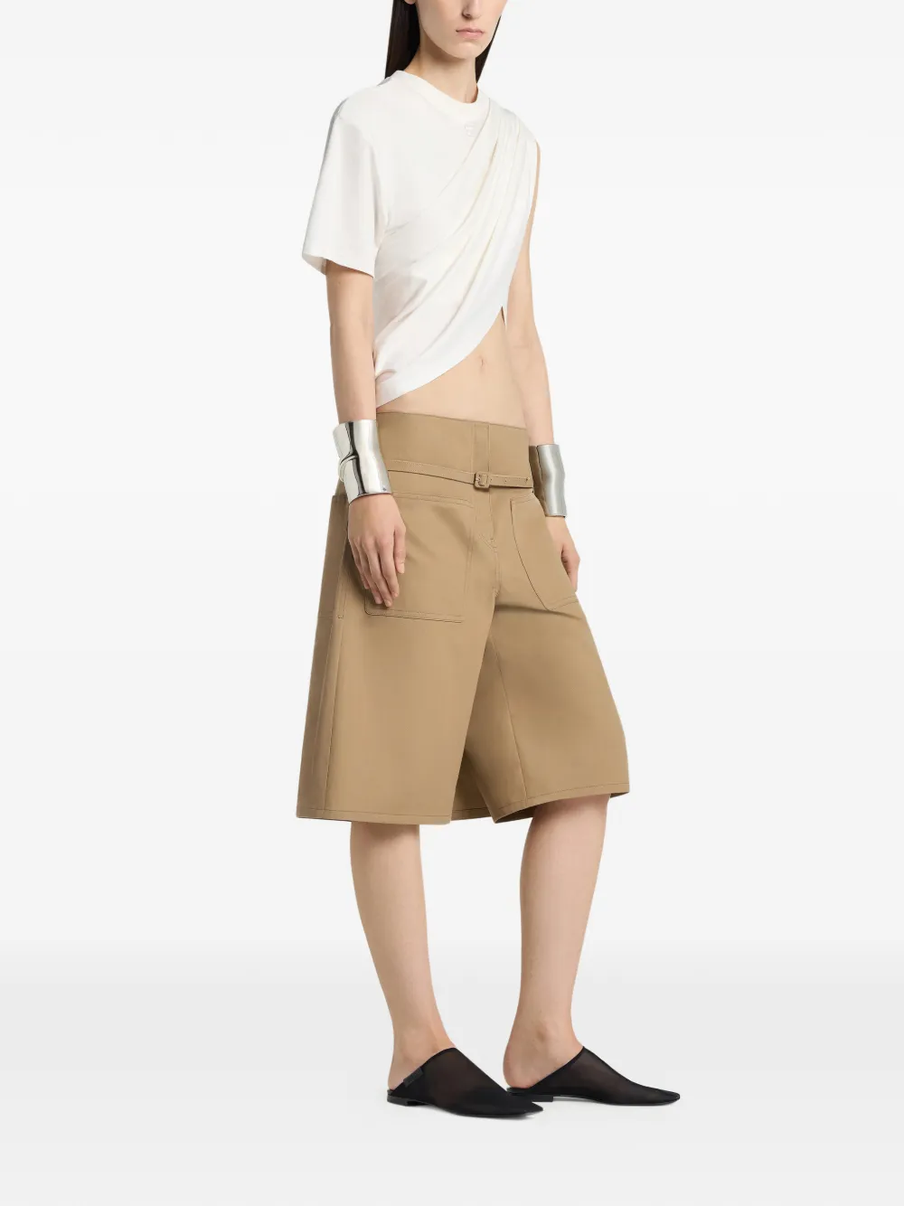 Courrèges Shorts met ceintuur en achtervlak Beige