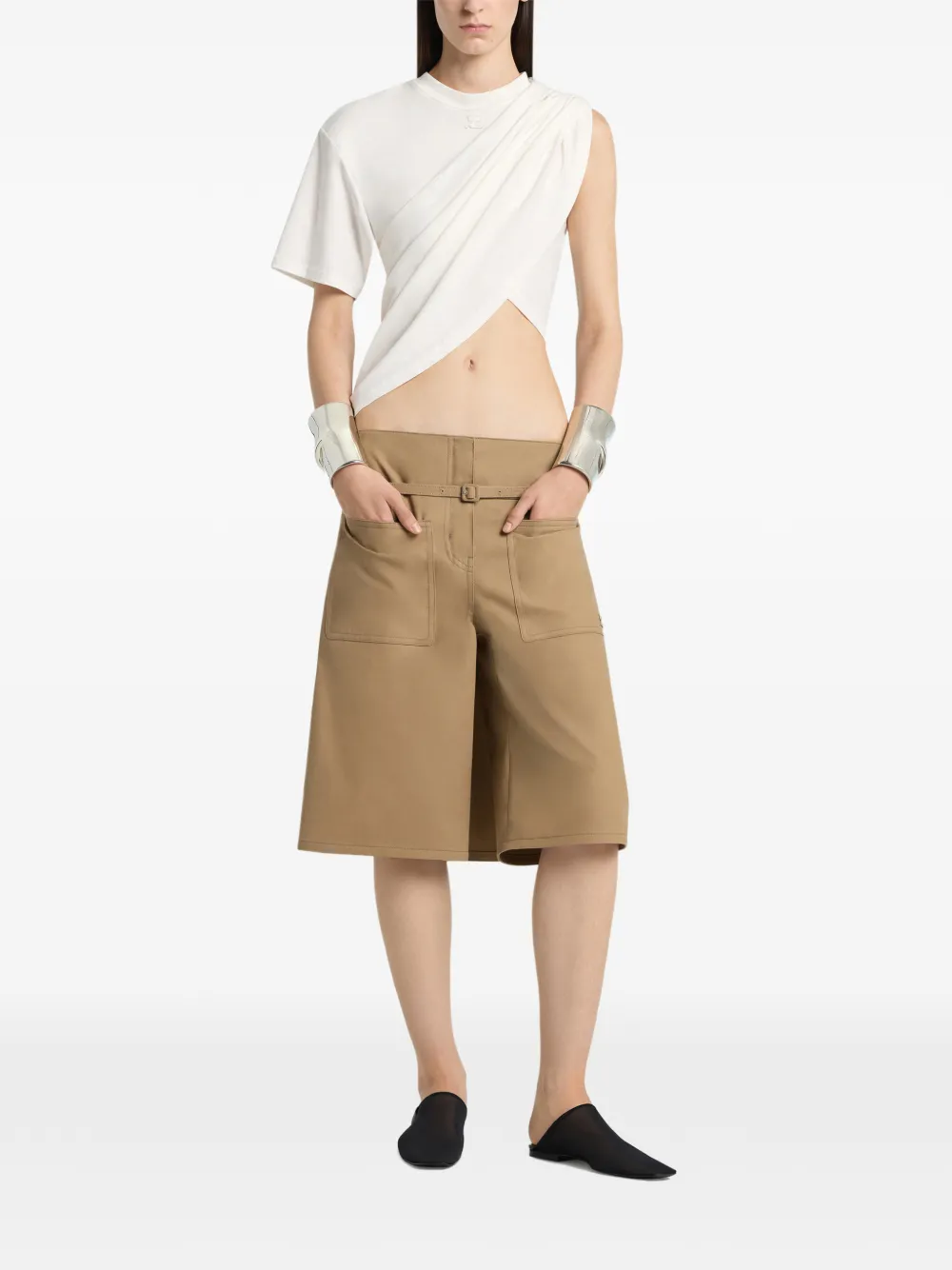 Courrèges Shorts met ceintuur en achtervlak Beige