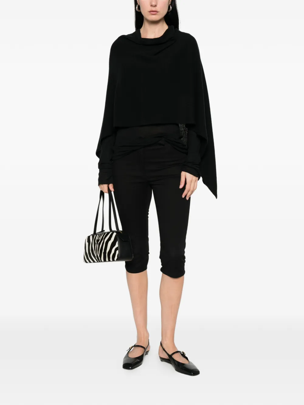  Beyou V-neck Poncho - Black 
