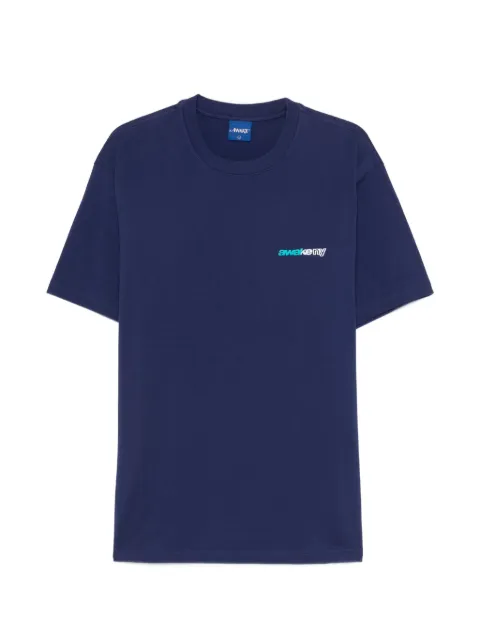 Awake NY playera con cuello redondo
