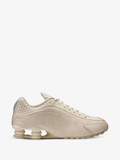 Nike Shox R4 スニーカー