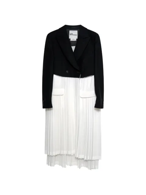 Noir Kei Ninomiya blazer corto con panel plisado