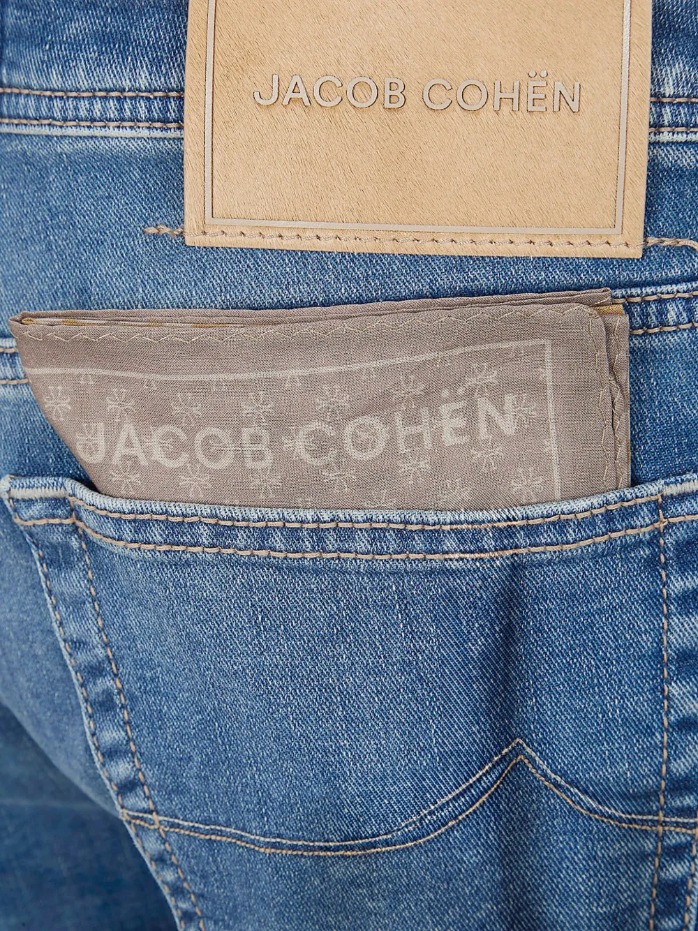  Jacob Cohën Buttoned Regular Jeans - Blue 