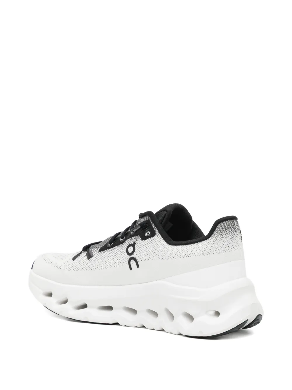 On Cloudtilt trainers Wit