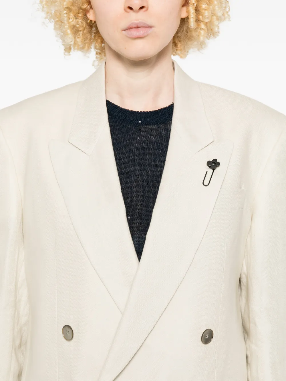 Lardini Cameron blazer met dubbele rij knopen en speld Beige