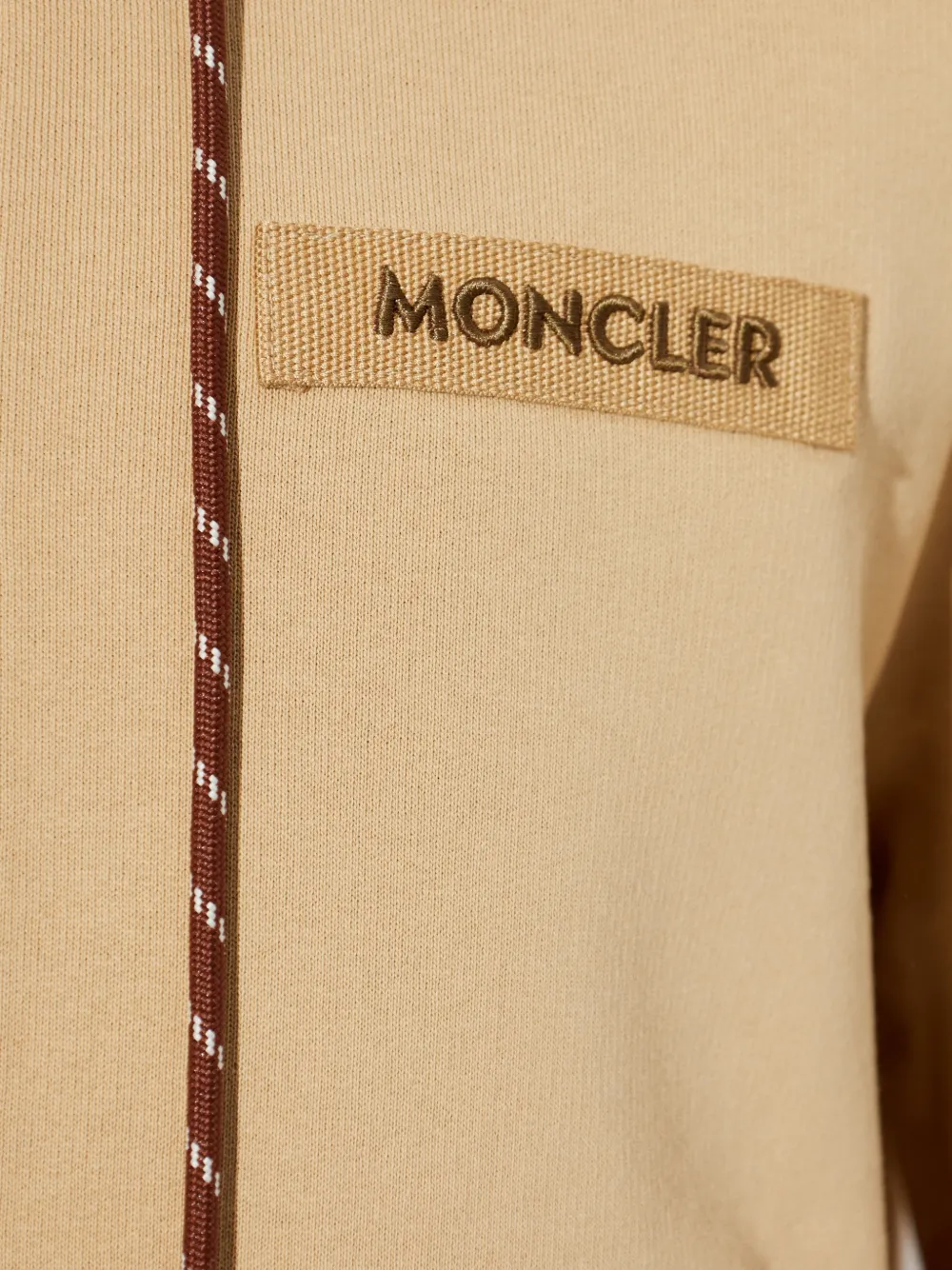 Moncler Gestreepte katoenen hoodie met logodetail en rits Beige