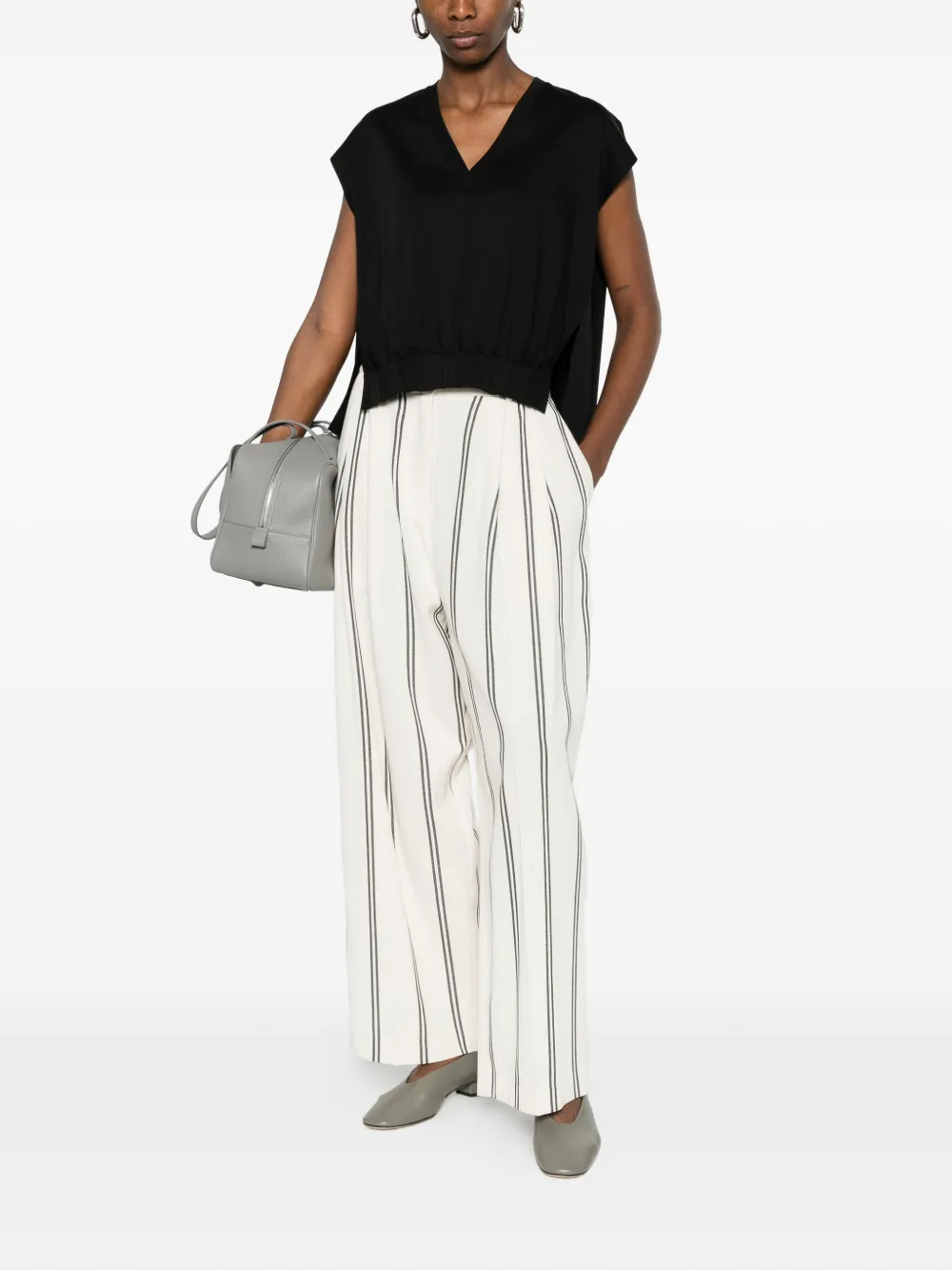  Psophia V-neck Gathered T-shirt - Black 