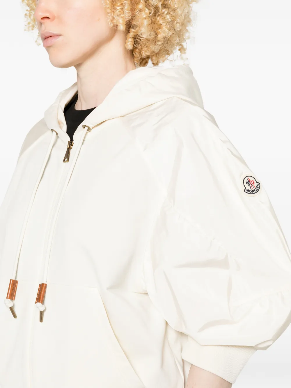 Moncler Jack met capuchon en pofmouwen Beige