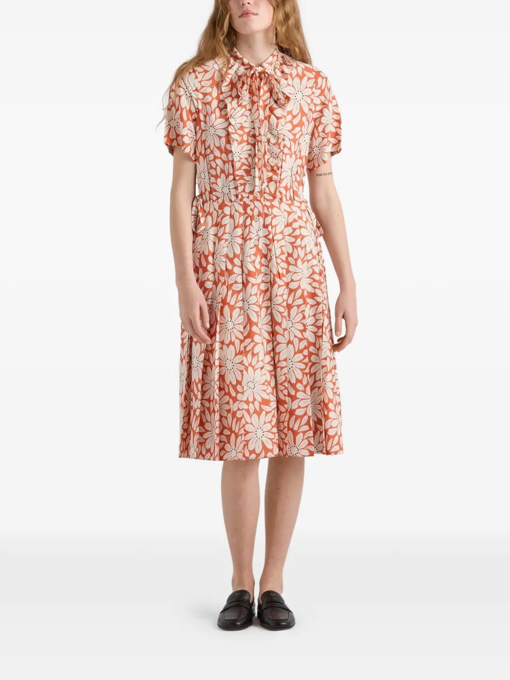 Prada Geplooide pongé jurk met print Oranje