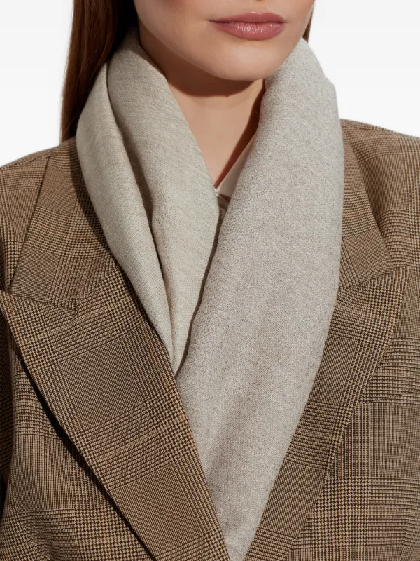 Emporio Armani ロゴジャカード スカーフ | ニュートラル | FARFETCH JP