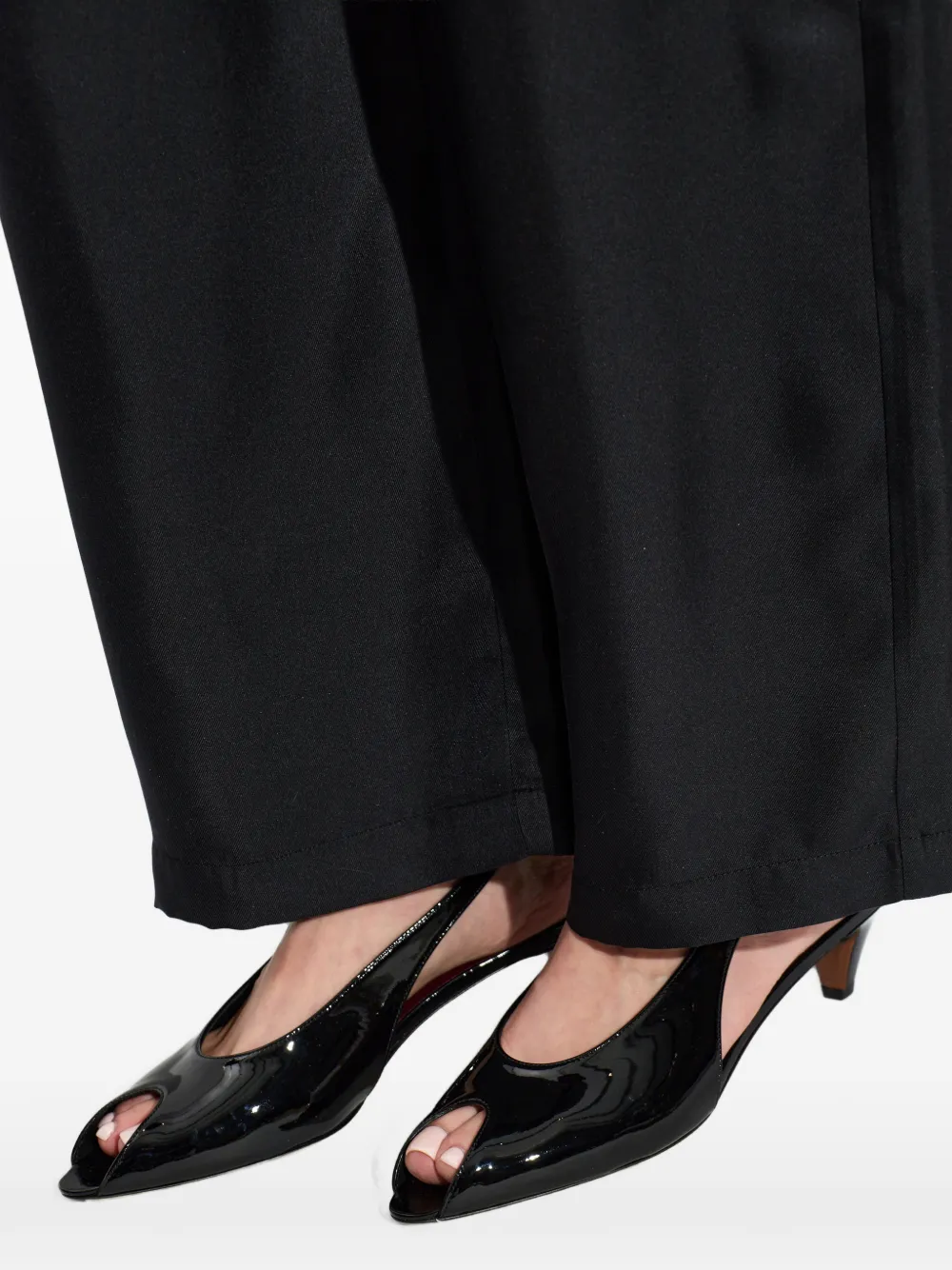 NEOUS Hamal slingback pumps met open neus Zwart