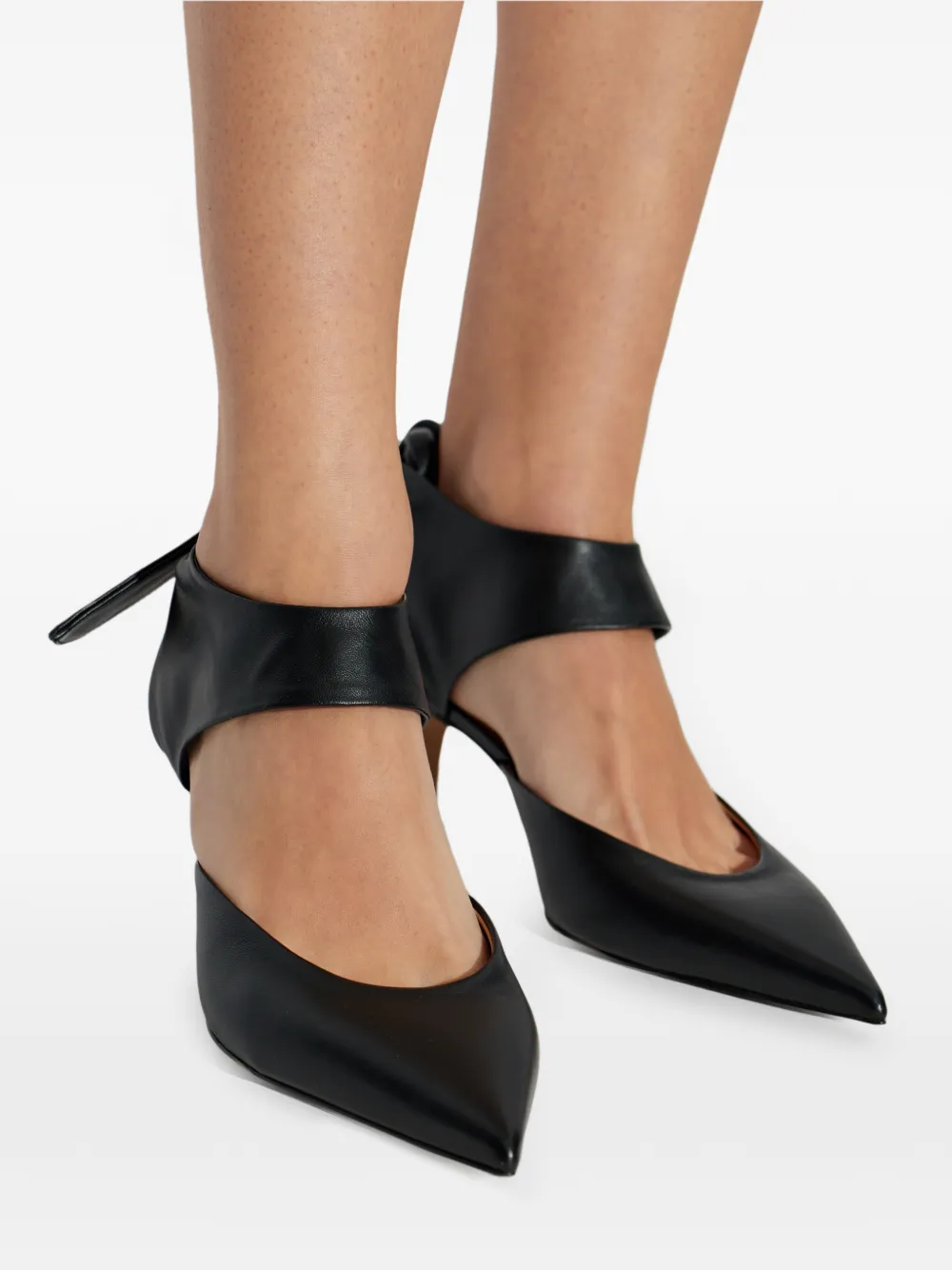 Bow-Tie Pumps