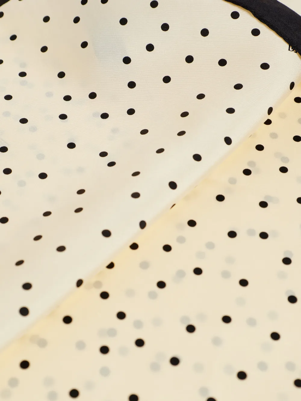 By Malene Birger Poula sjaal met stippen Beige