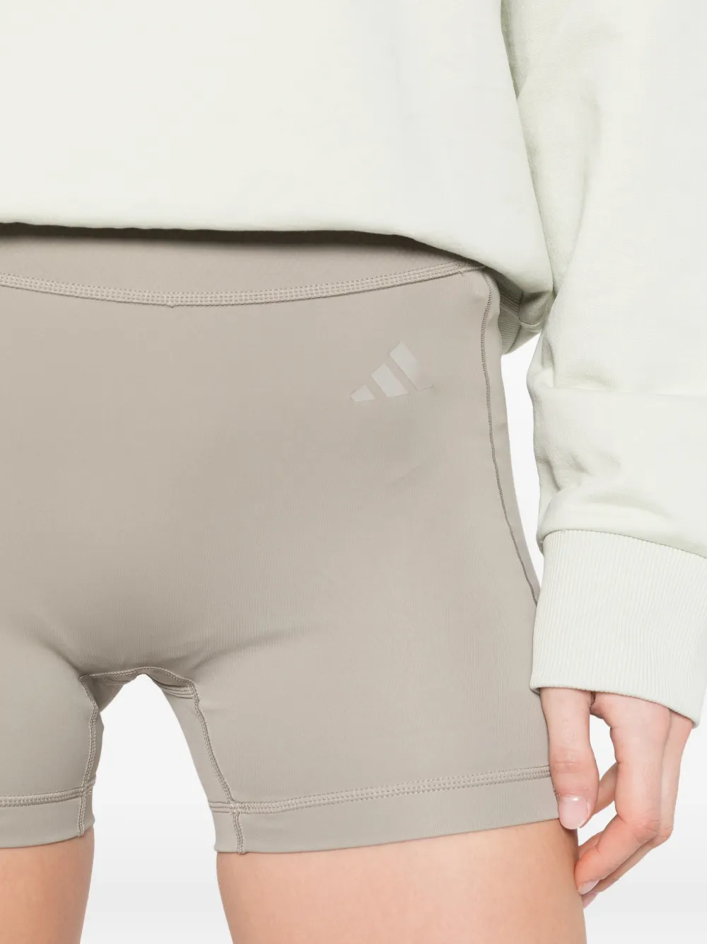 adidas Shorts met zijzak Beige