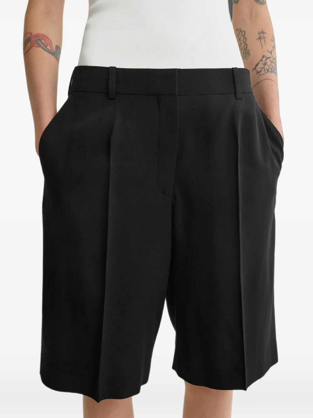 TOTEME Geplooide shorts Zwart