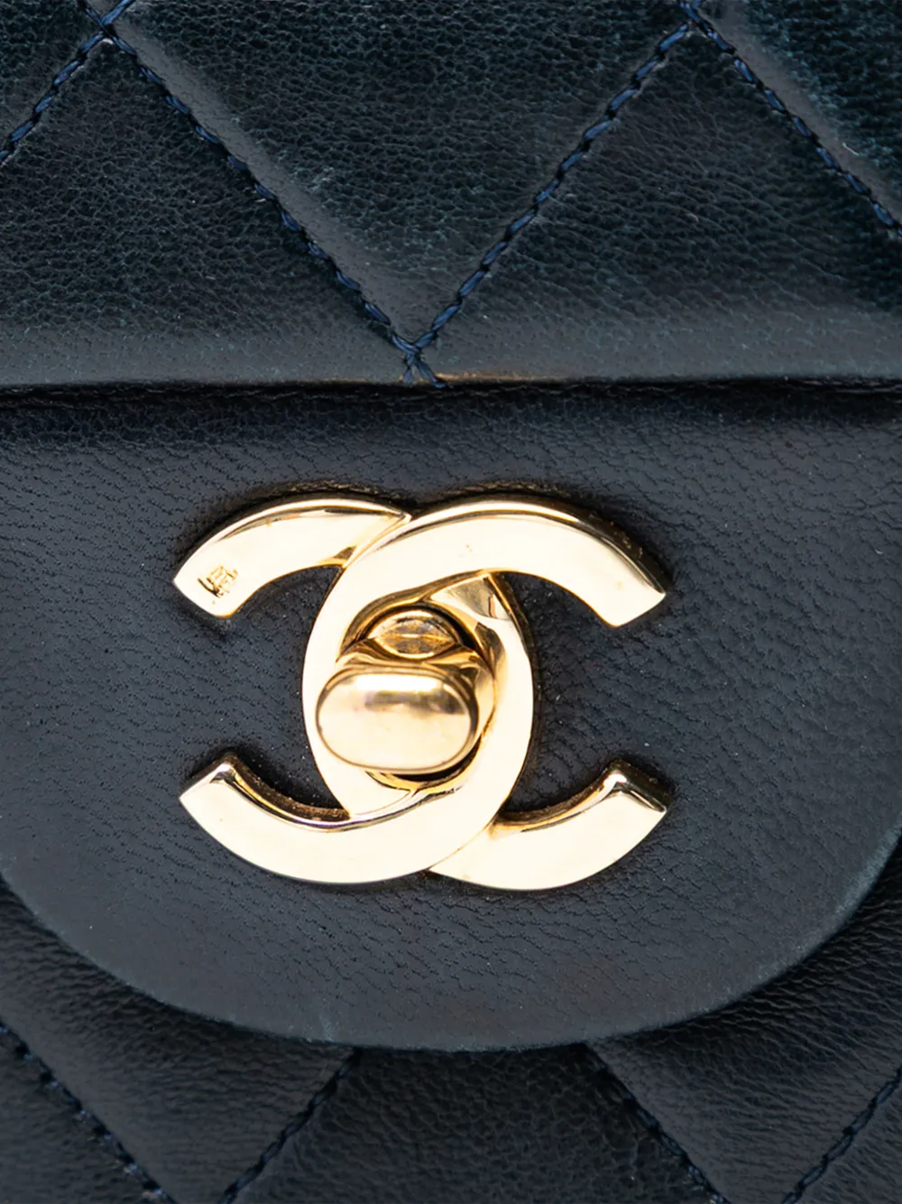 1989-1991 Medium Classic Lambskin Double Flap Shoulder Bag